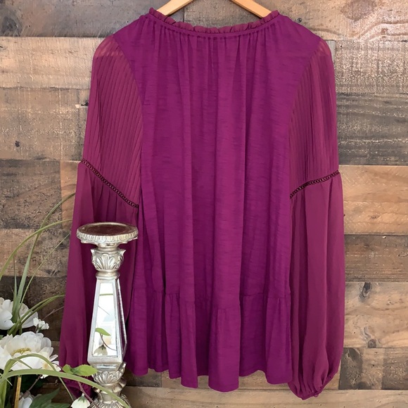 White House Black Market Blouse Size Medium - Picture 4 of 7